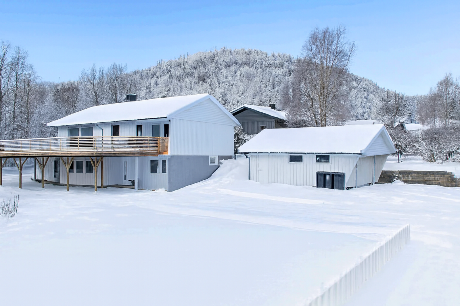 Enebolig i Kjell Hals veg 48 presenteres for salg! (Vintergenerert bilde ved hjelp av AI) Galleribilde