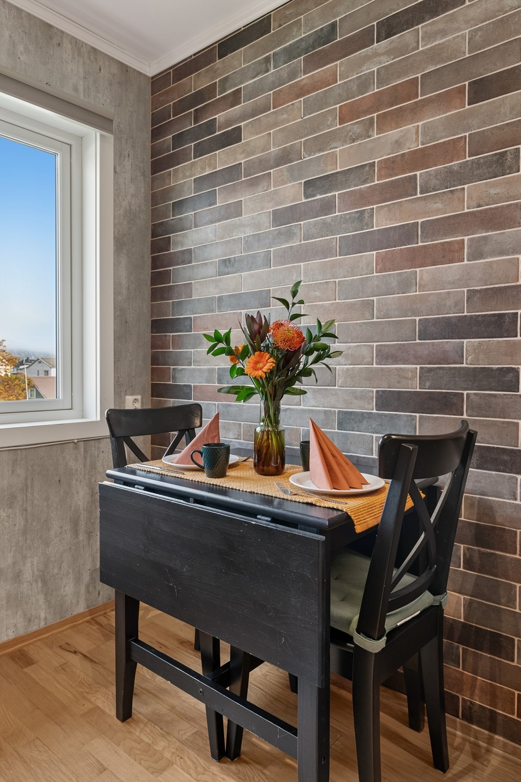 Her har du plass til et hyggelig spiseområde på kjøkkenet. Galleribilde