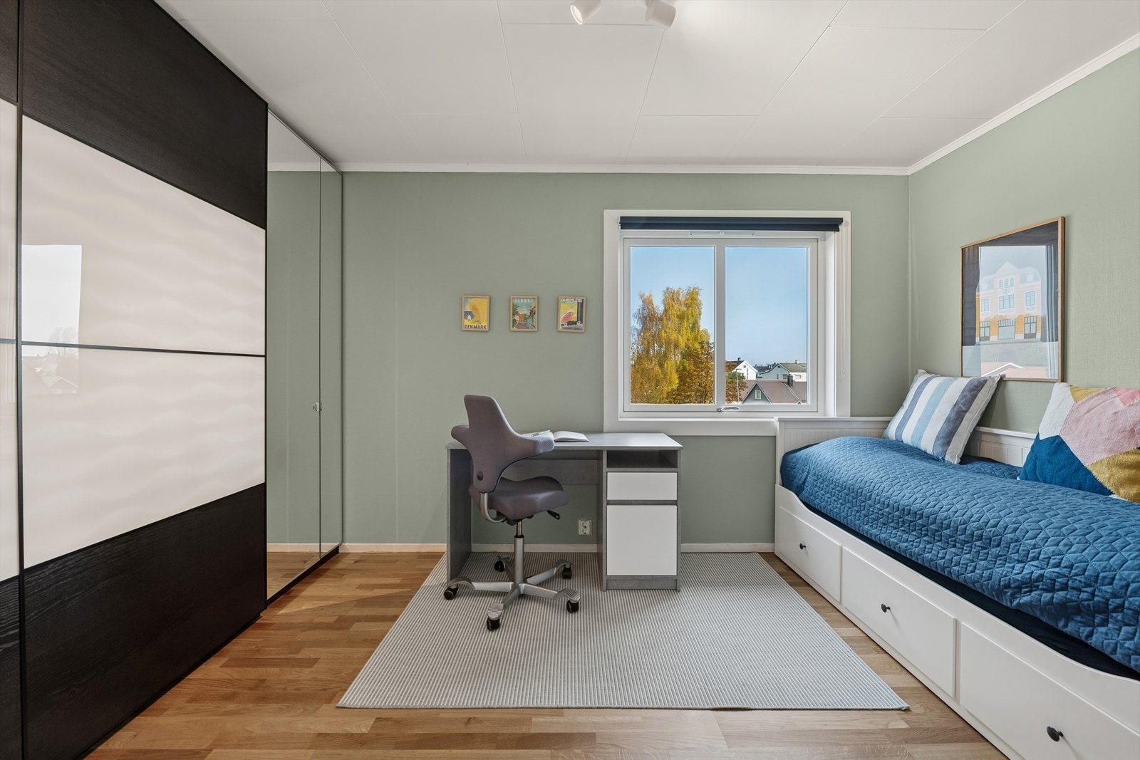 Soverom 2 med plass til seng og ønsket møblement. Galleribilde