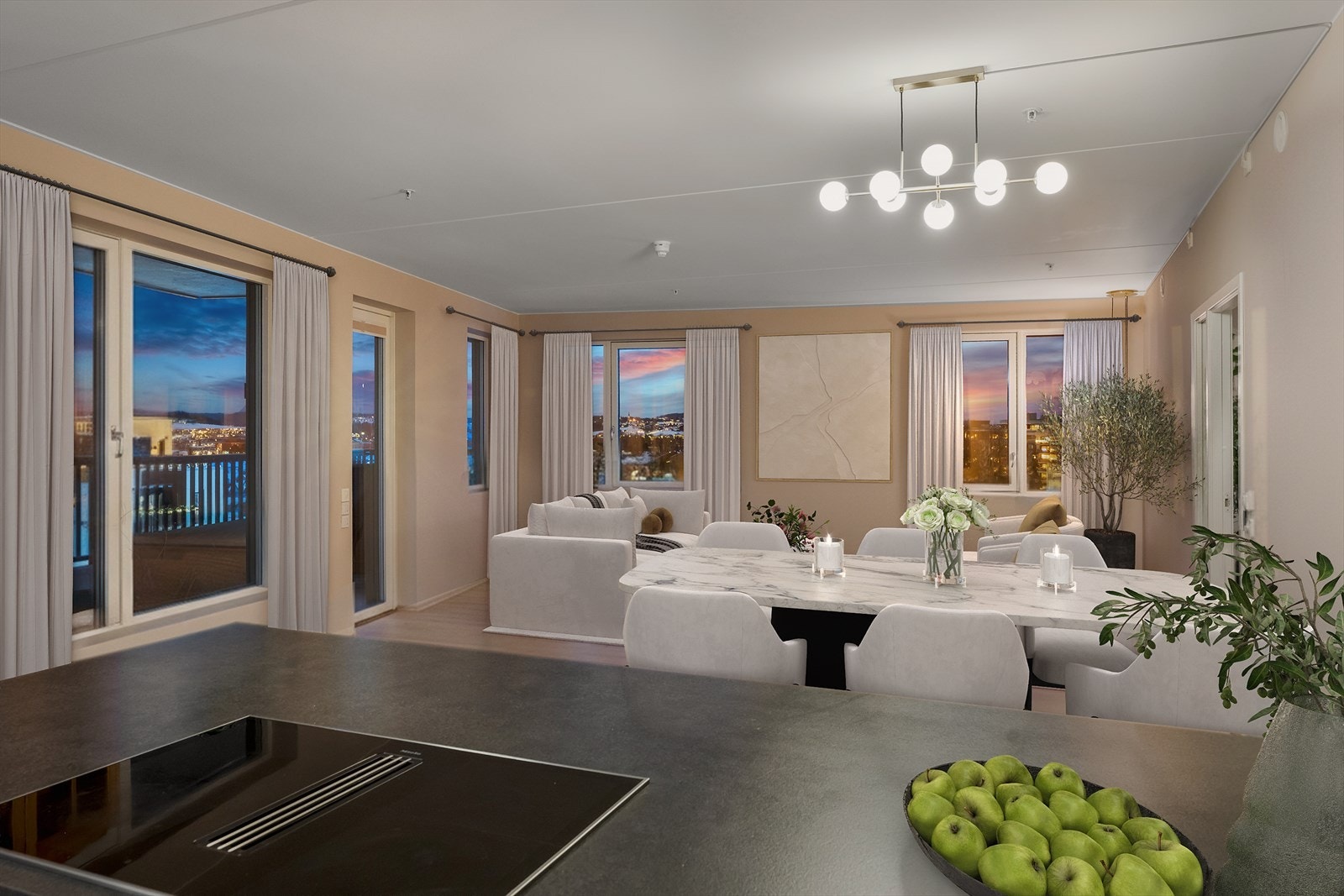 Åpen løsning med stue/spisestue og kjøkken. utgang fra stuen til 16 m2 stor vest vendt balkong hvorfra det også er flott utsikt Galleribilde