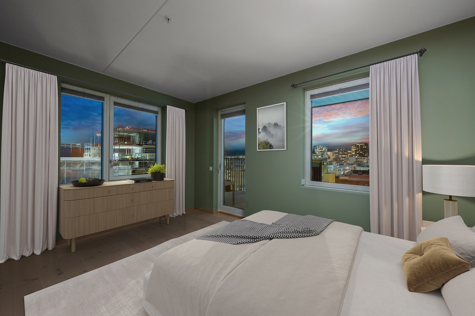 Stort soverom med skyvedørsgarderobe og utgang en romslig balkong mot øst Galleribilde