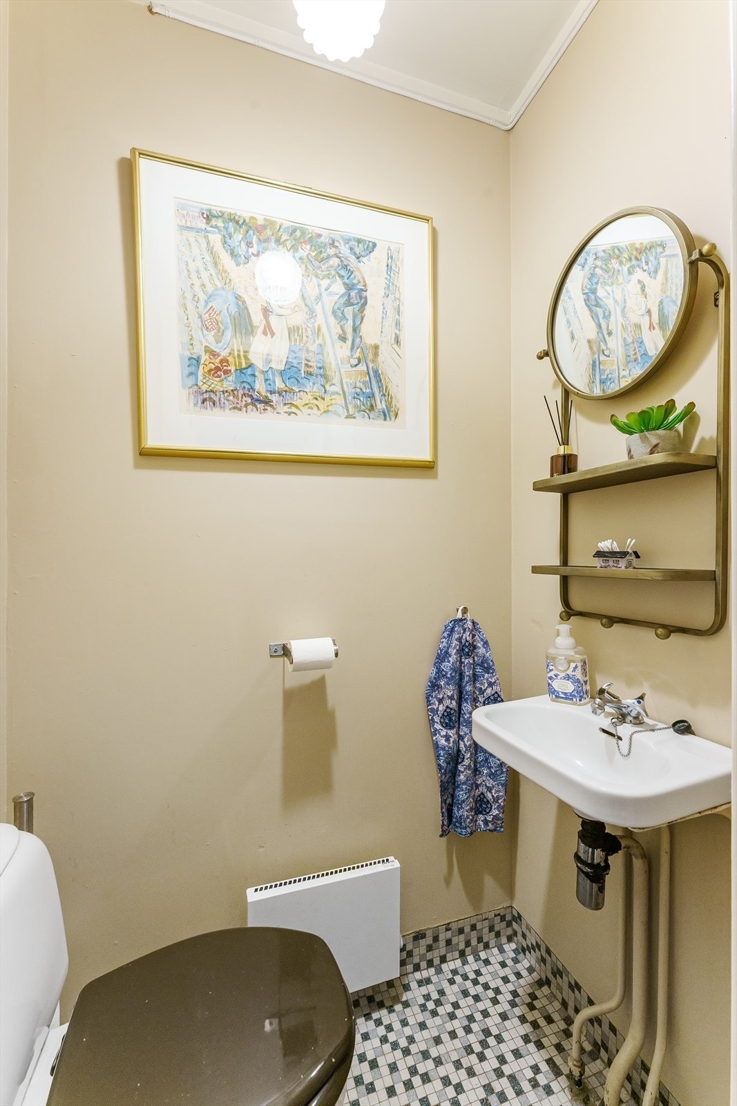 Praktisk toalettrom i tilknytning til entreen. Galleribilde