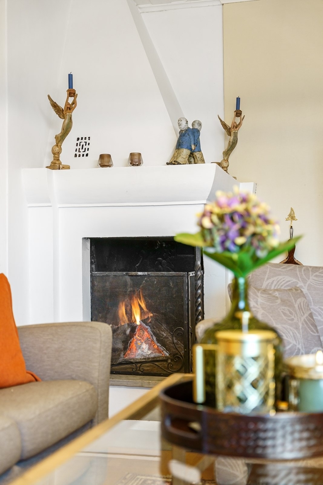 Stuens peis gir en lun og god atmosfære på kjølige kvelder. Galleribilde