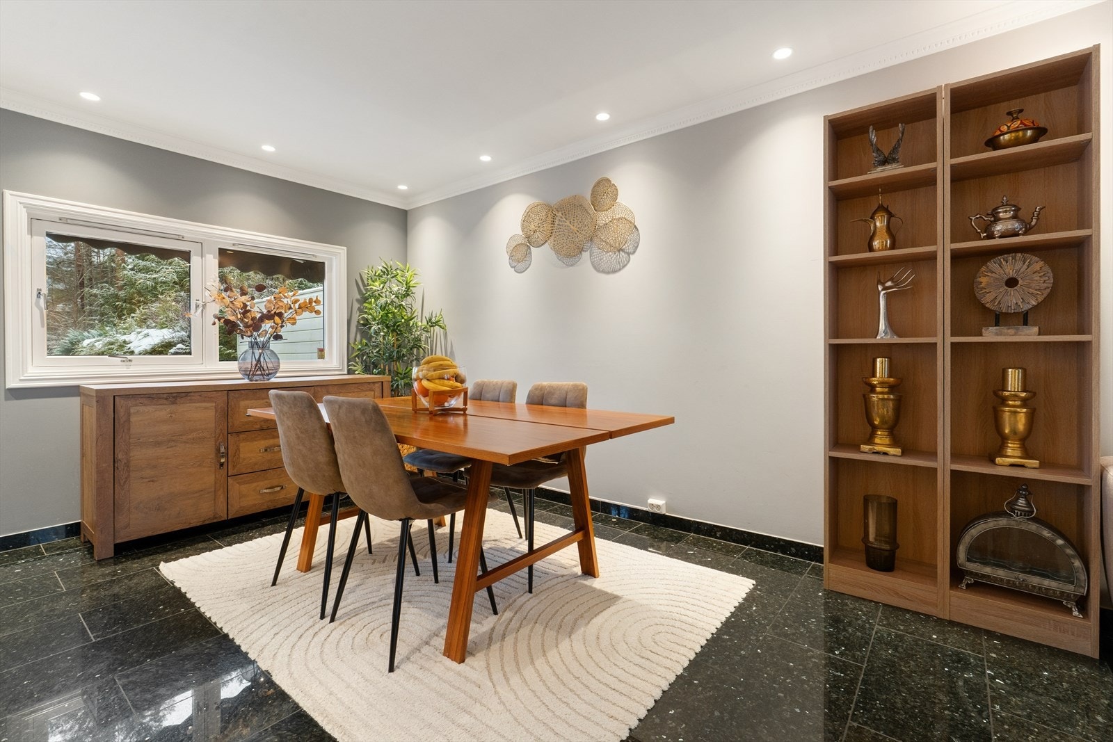 Her er det god plass til hyggelige middager med familie og venner. Galleribilde