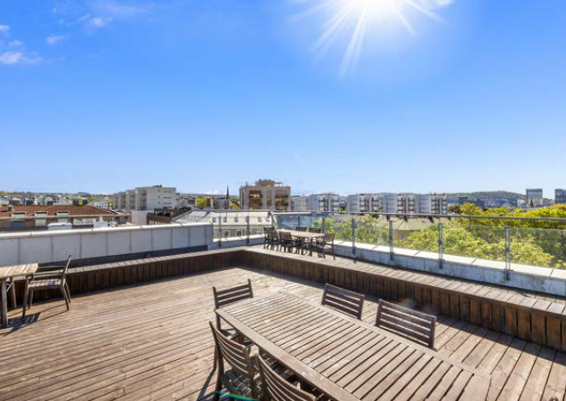 Sommerbilde fra felles takterrasse Galleribilde