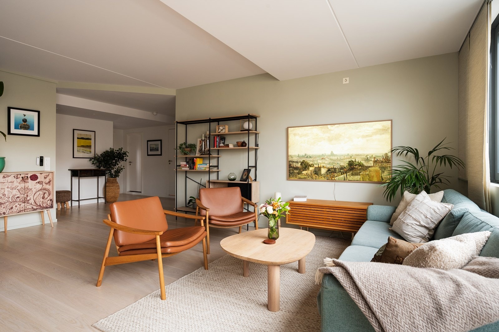 Ny enstavs eikeparkett med varmefolie og nybehandlede overflater fra 2024. Galleribilde