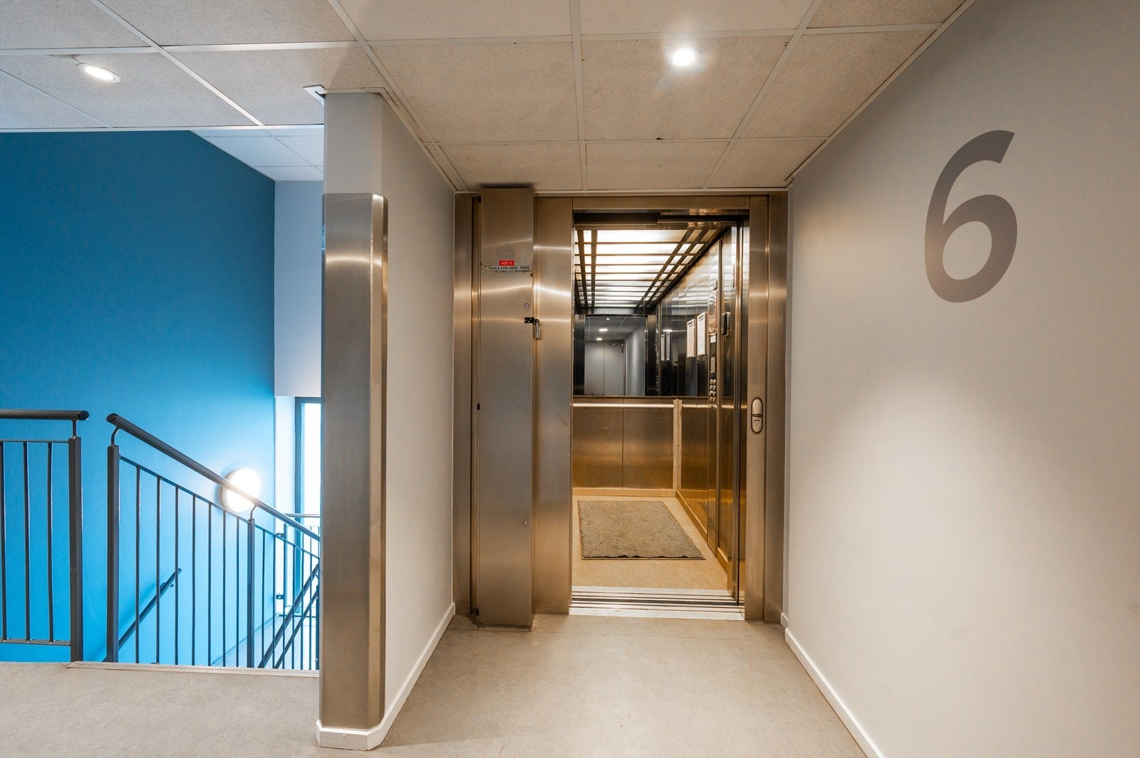 Heisadkomst til leilighetsplan. Galleribilde