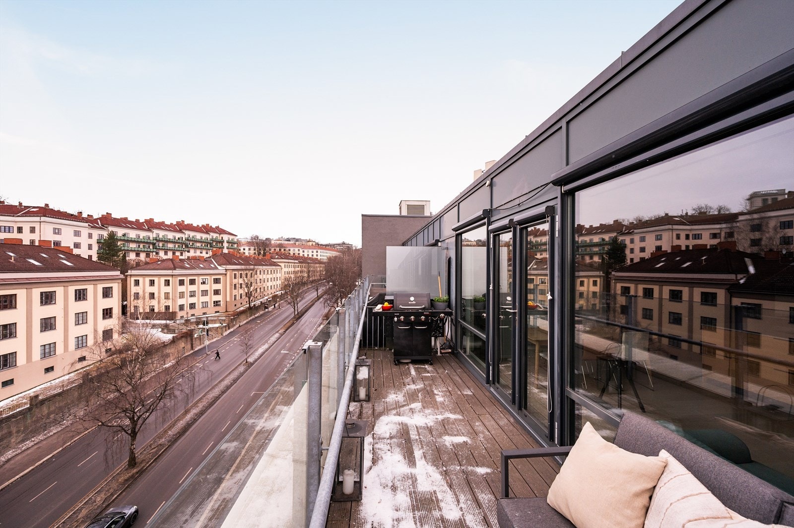 Balkongen har også svært gode solforhold på sommerstid. Galleribilde