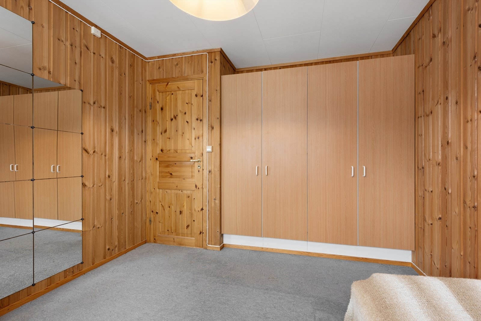 Godt med garderobeskap. Galleribilde