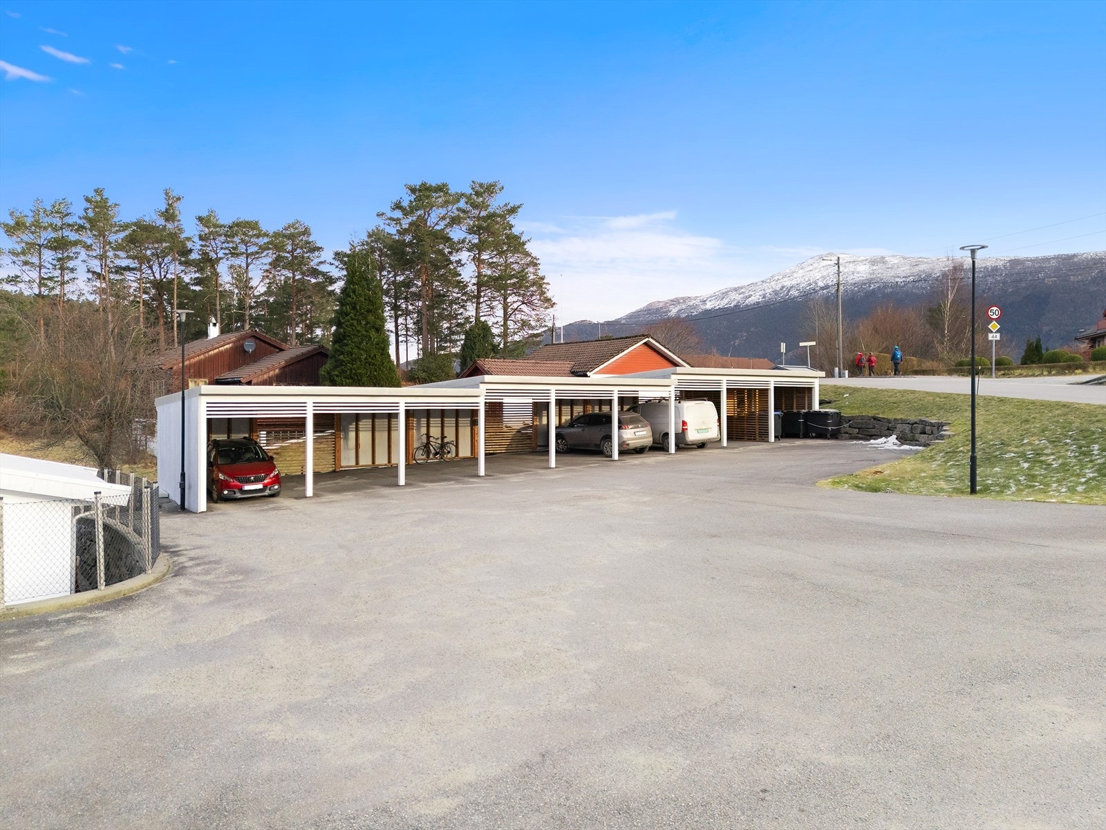 Parkering i carport Galleribilde