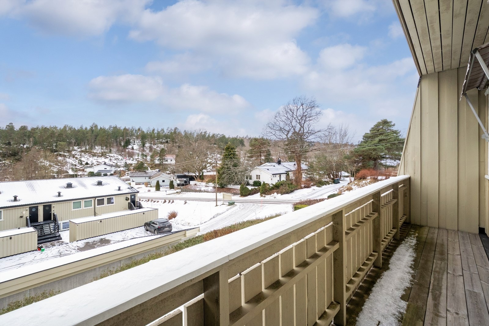 Luftebalkong ut fra hovedsoverommet med luftig utsikt. Galleribilde