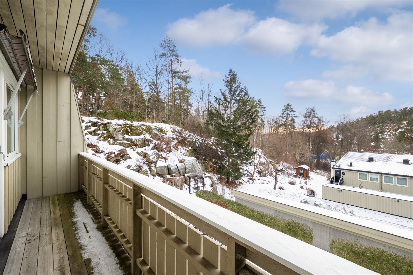 Her kan man sitte å nyte morgenkaffen. Galleribilde