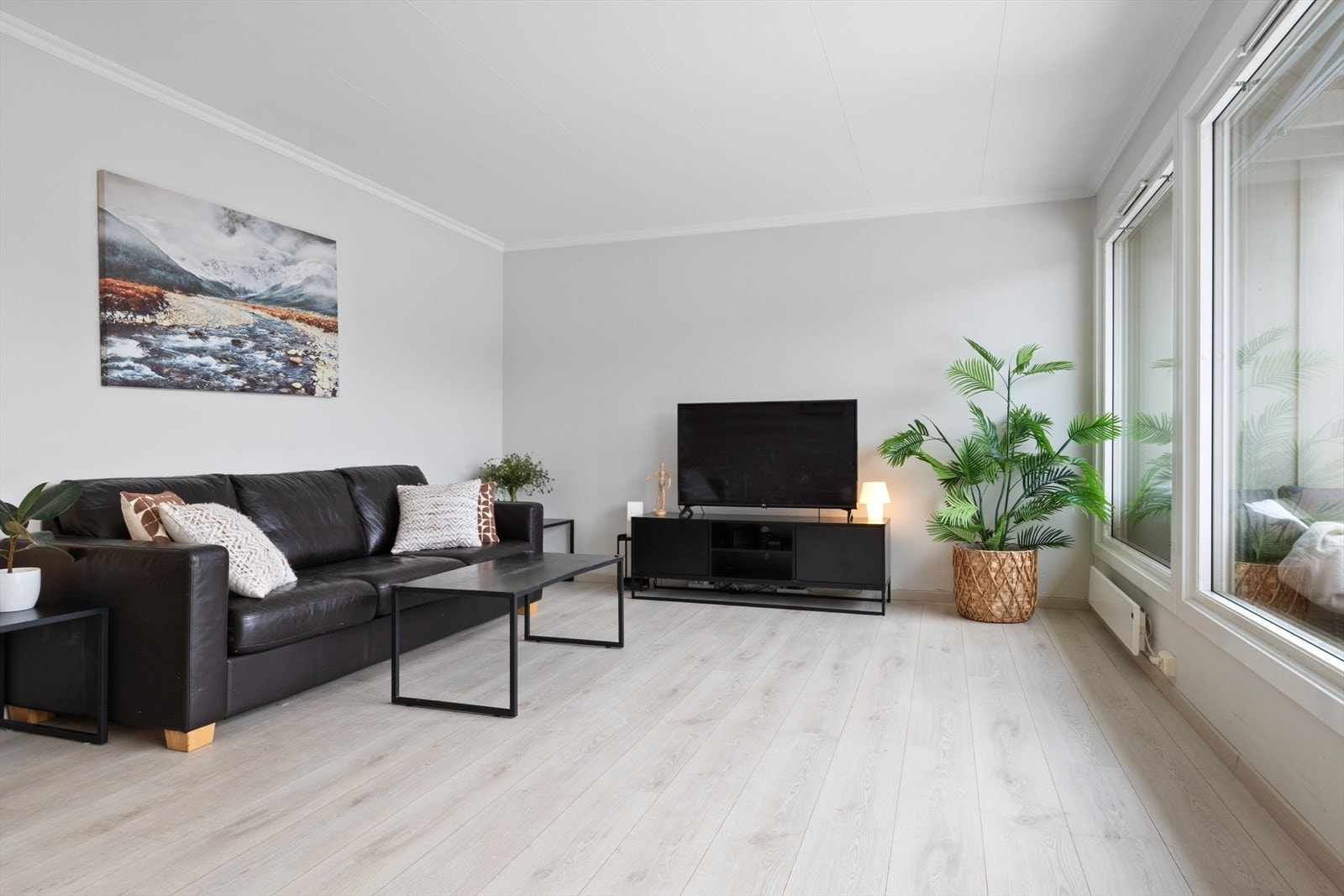 Vindusflatene slipper inn godt med lys og gir rommet en fin romfølelse. Galleribilde