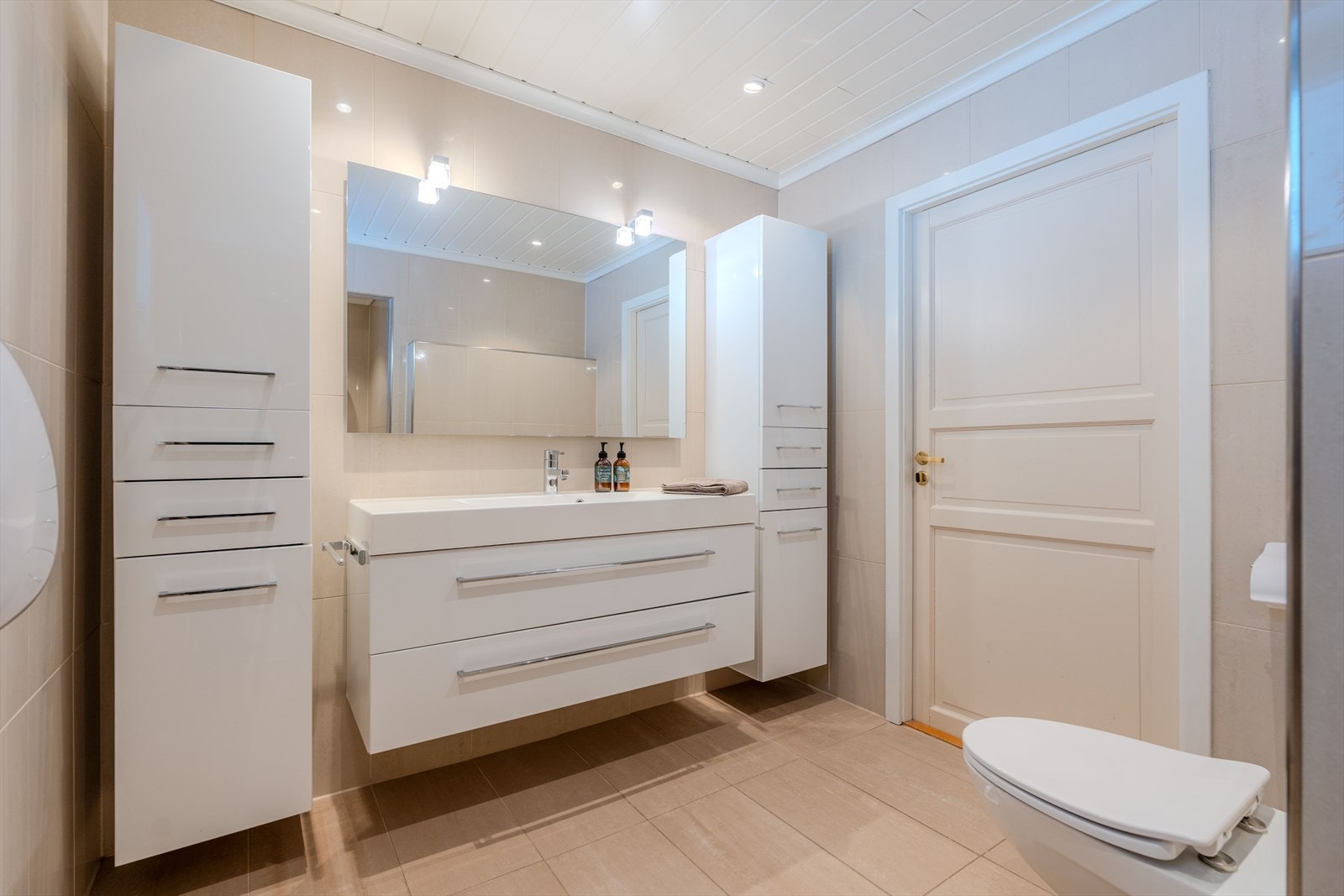 Bad 1. etg - renovert i 2009 Galleribilde