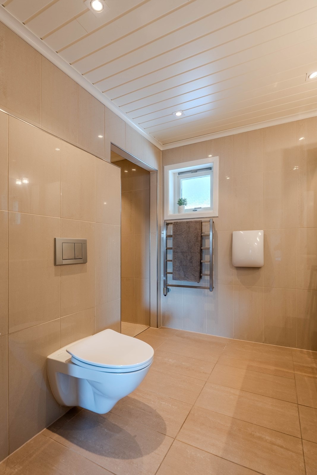 Bad 1. etg - renovert i 2009 Galleribilde