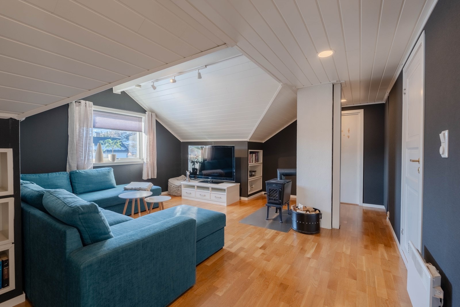 Loftsstue Galleribilde