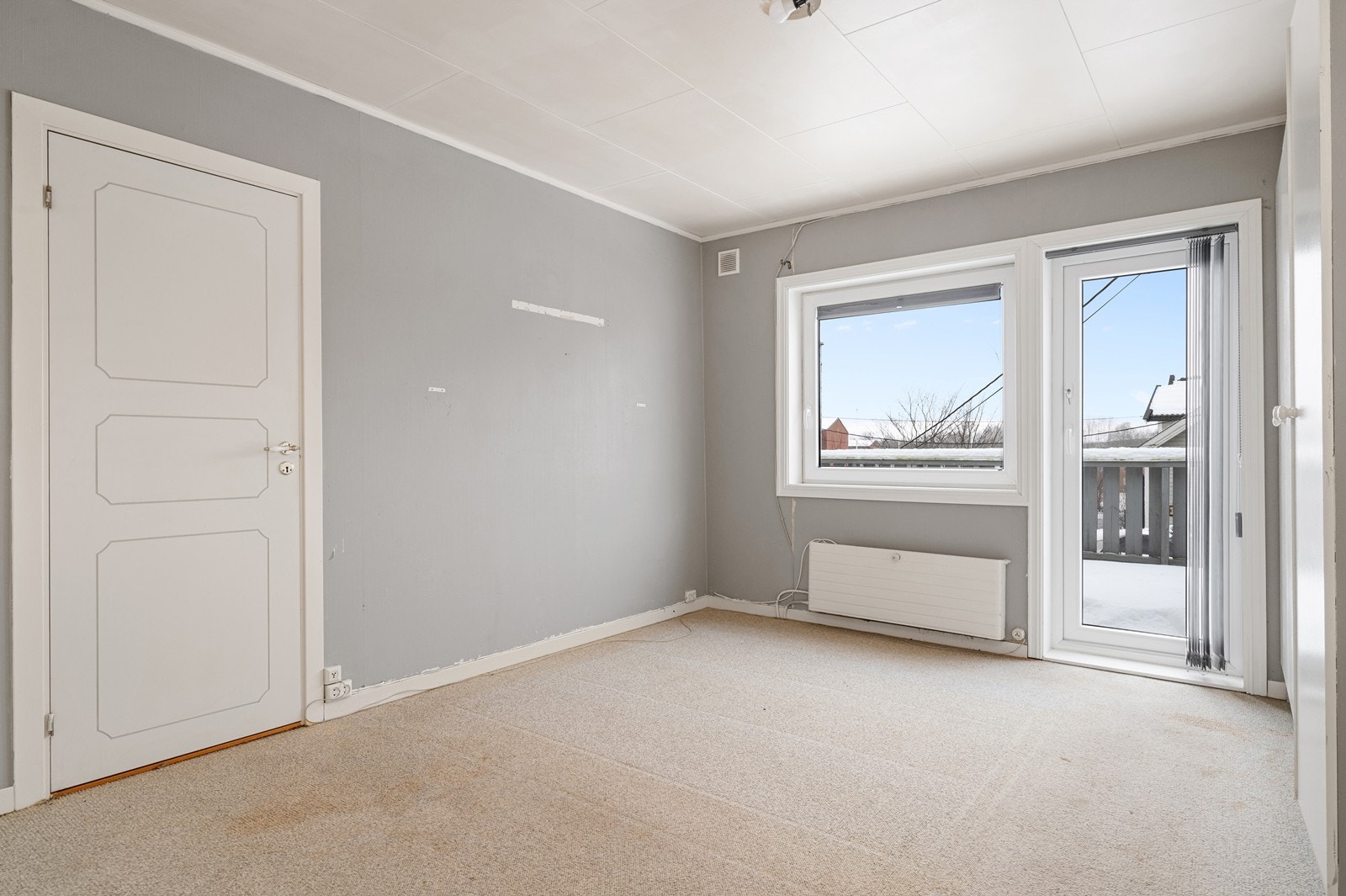 Hovedsoverommet i andre etasje har direkte utgang til en egen balkong. Galleribilde