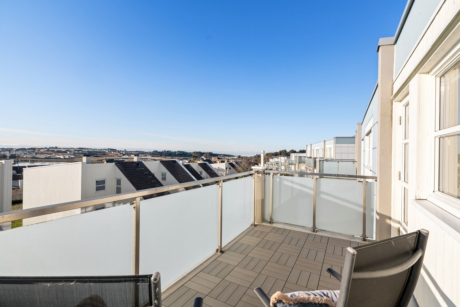 Balkong med flott utsikt og gode solforhold Galleribilde