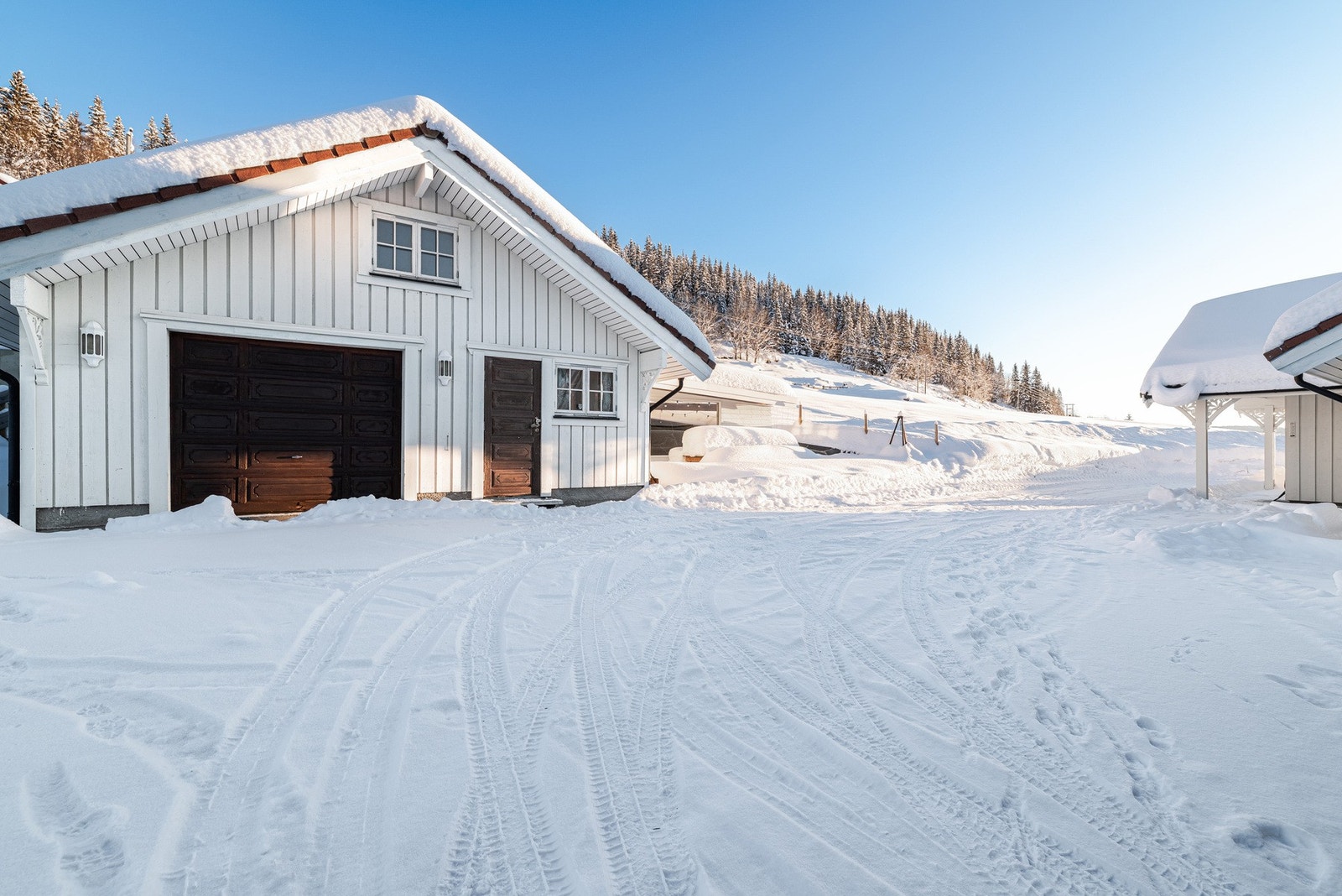 Garasje 1 av 2. Galleribilde