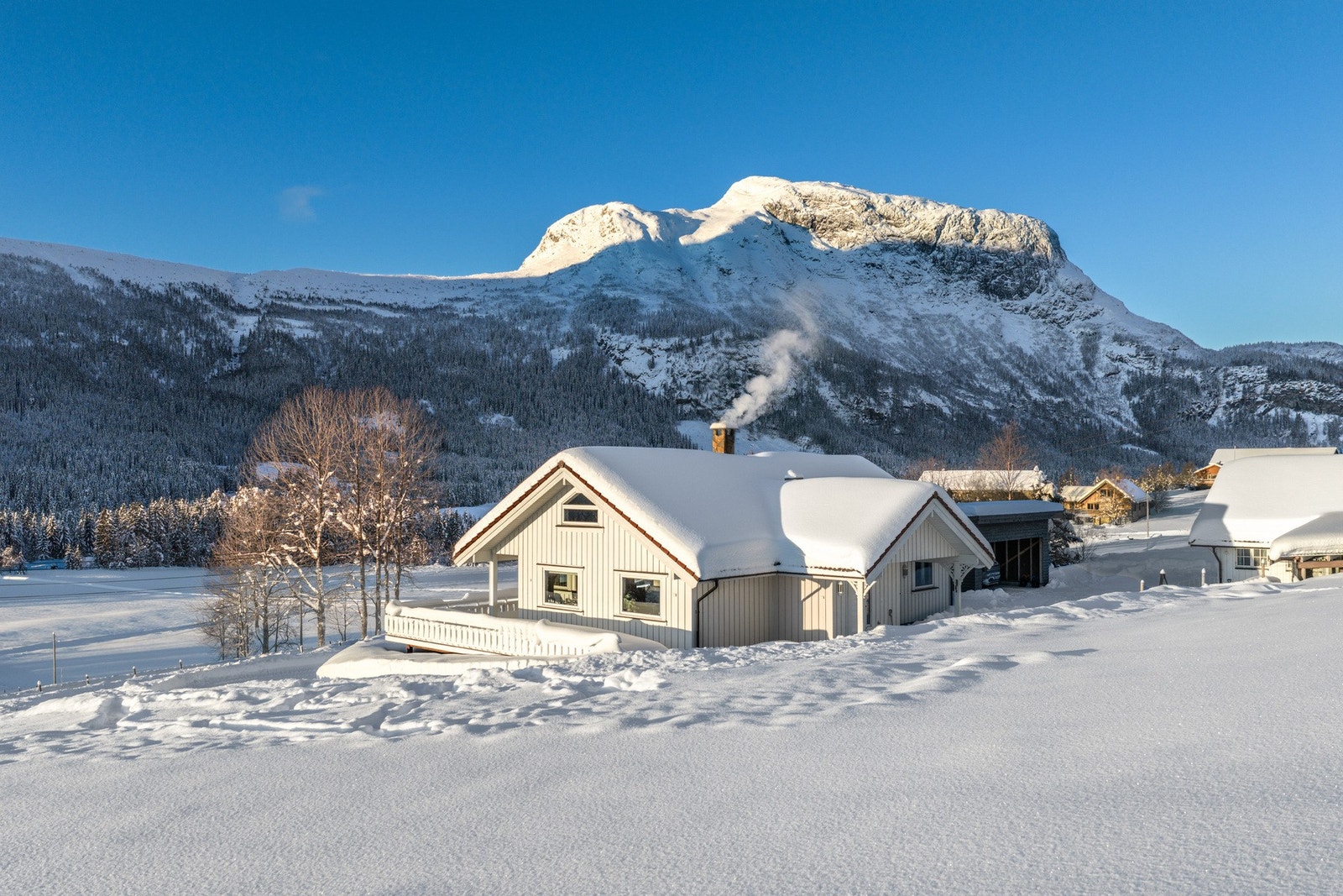 Bedre beliggenhet skal man lete lenge etter. Presenteres av Helge B. Enitch i EIE Fjellmegleren. Galleribilde