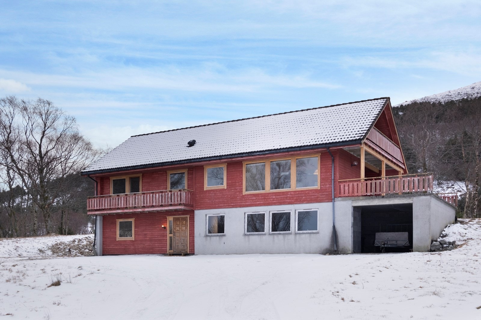 Hildrestrandvegen 828 presenteres av Terje Hoel, Eiendomsmegler MNEF, Notar. Foto: Ingvald Kaldhussæter, Notar. Galleribilde