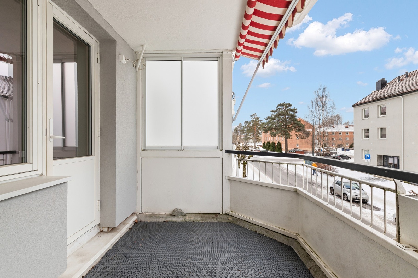 Solrik, vestvendt balkong Galleribilde