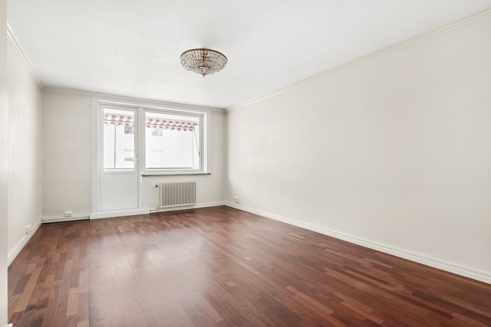 Leiligheten ligger attraktivt til i byggets 2. etasje Galleribilde