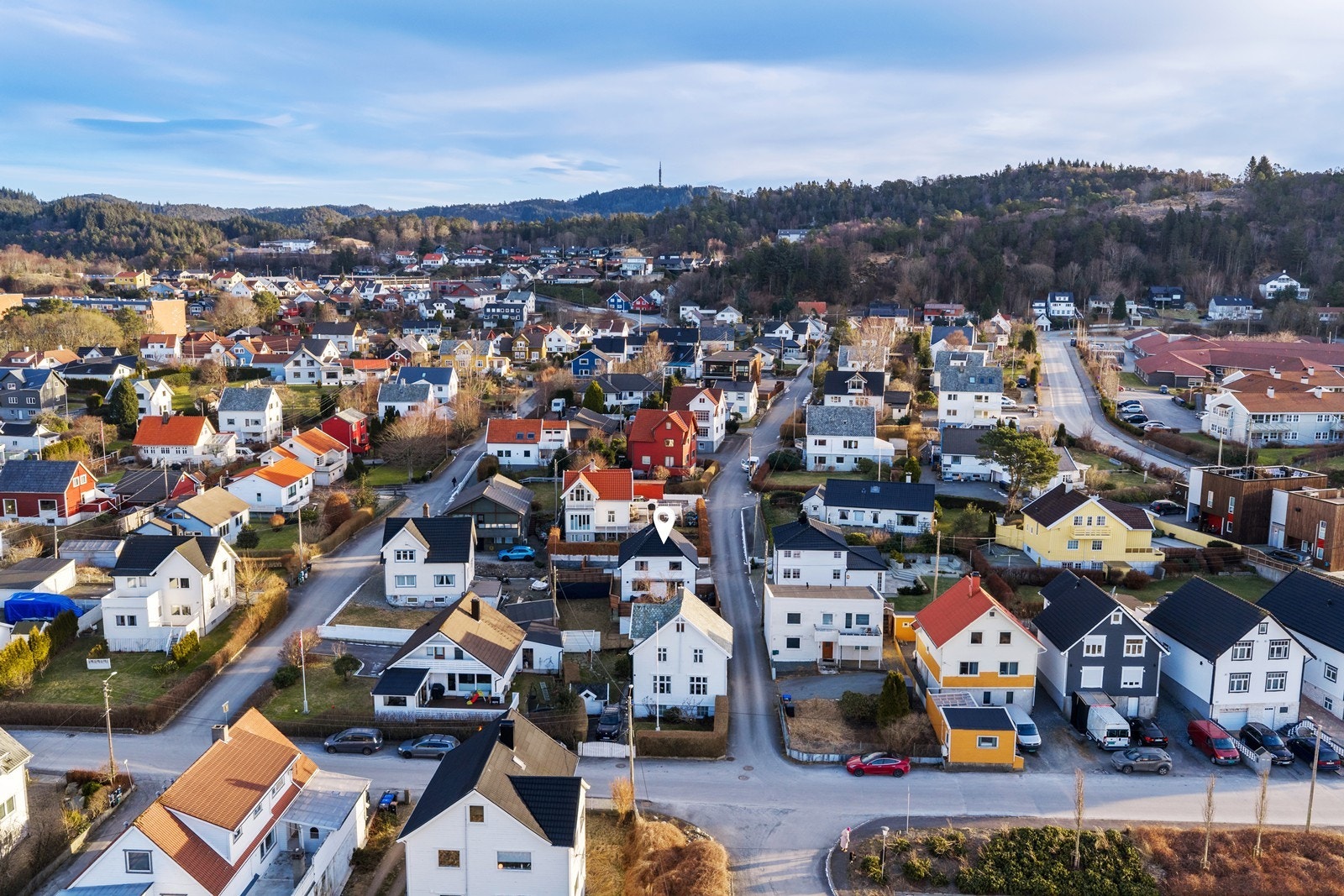 Eiendommen ligger i et trivelig og veletablert nabolag. Galleribilde