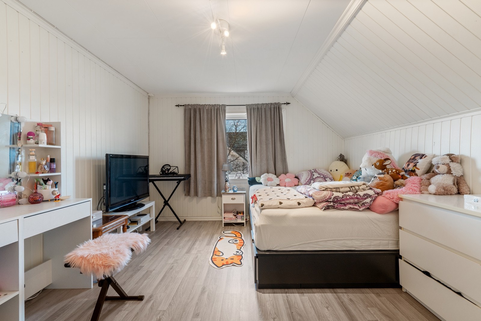 Soverommene er av god størrelse med plass til ønsket møblering. Galleribilde