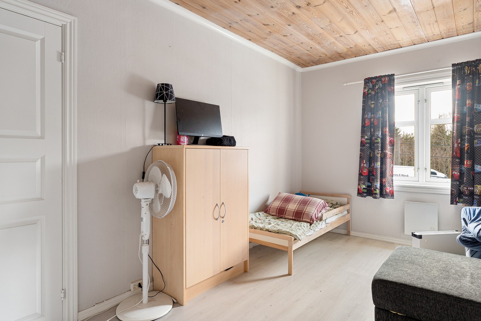 1 av 2 soverom opp. Galleribilde