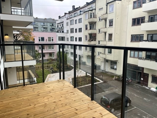 Romslig balkong Galleribilde