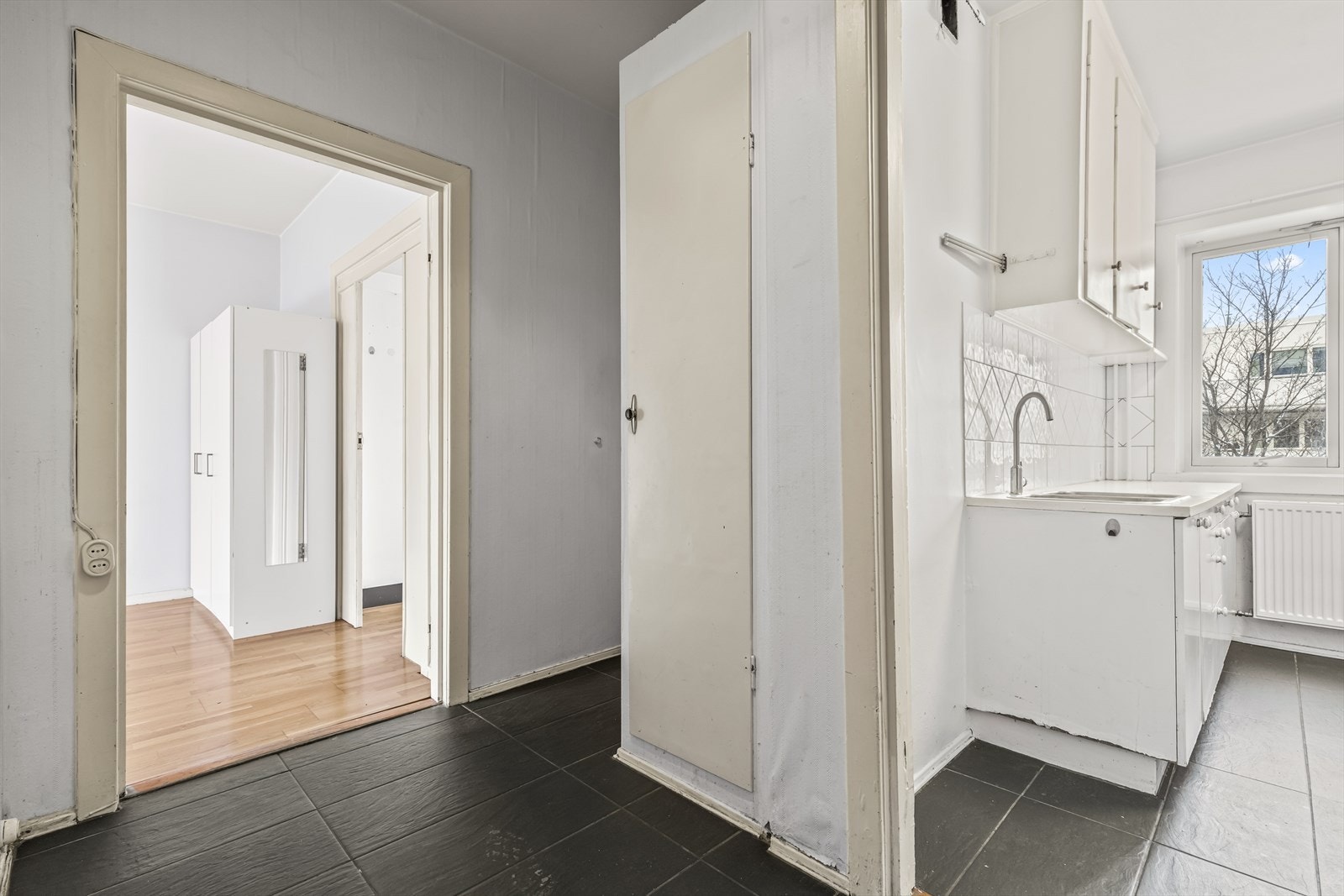 Enkelte beboere har bygget om tilsvarende leiligheter til 3-roms ved å flytte kjøkkenet til stuen. Galleribilde