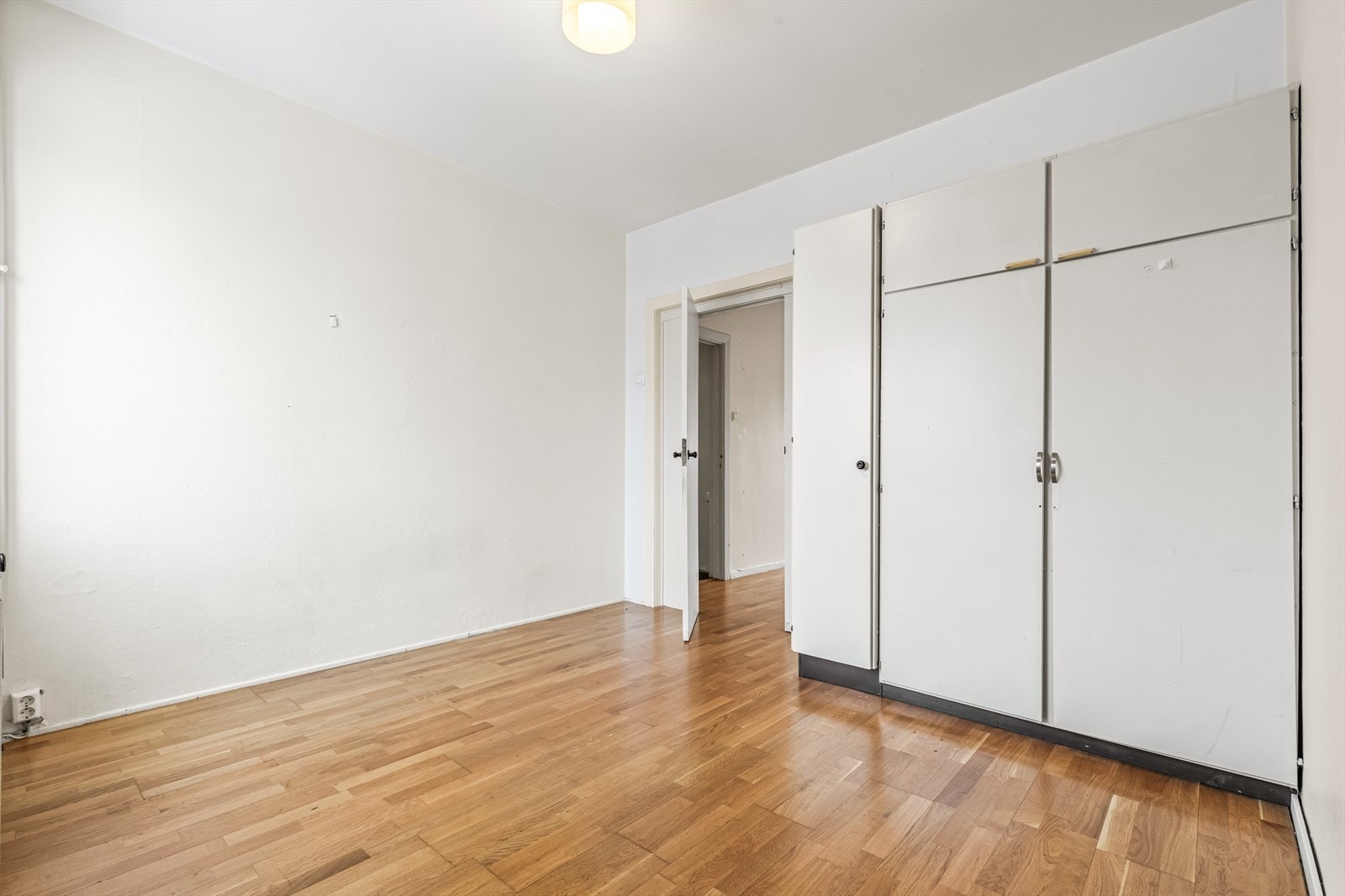 Bra med lagring for klær etc Galleribilde