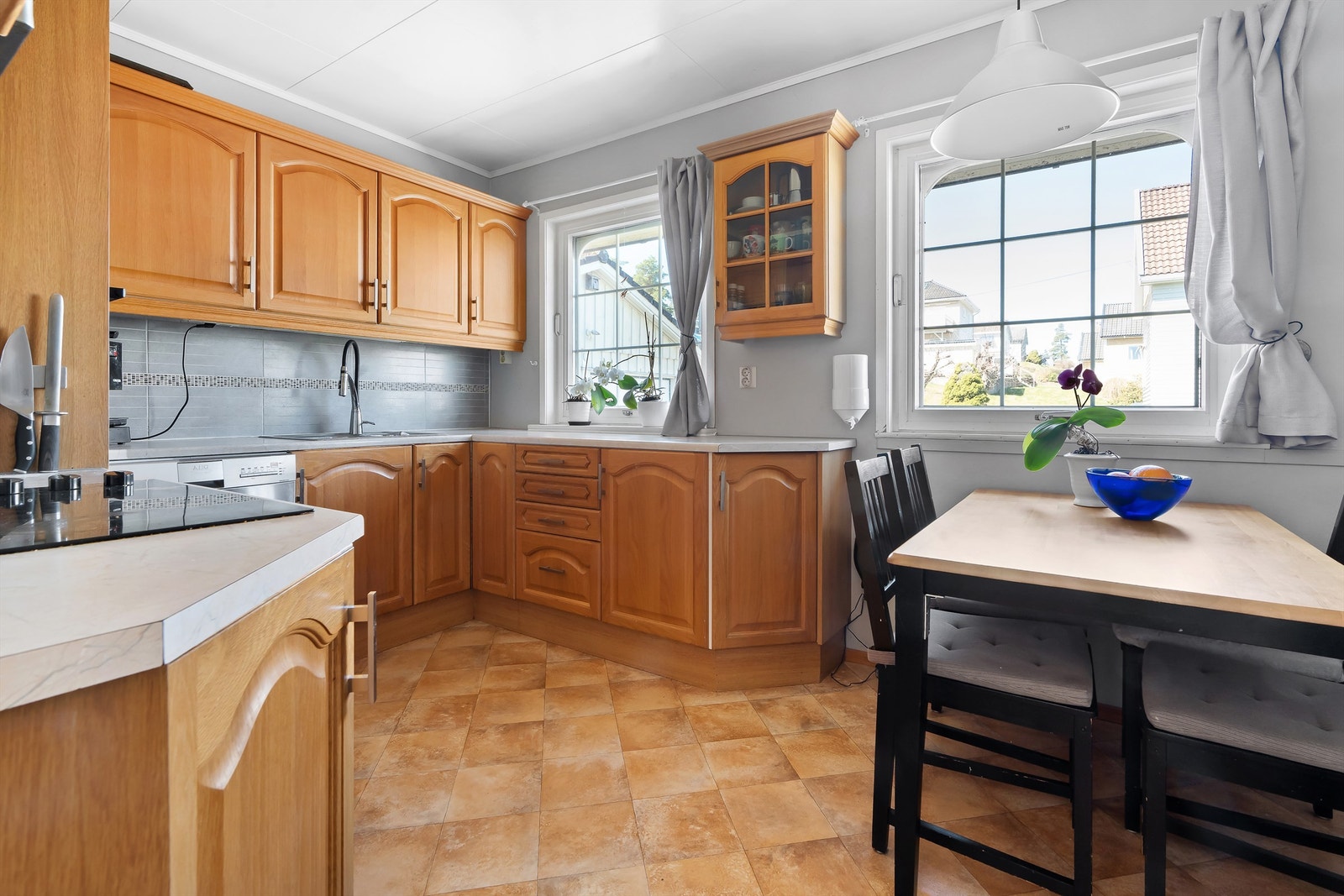 Plass til spisebord på kjøkkenet. Galleribilde