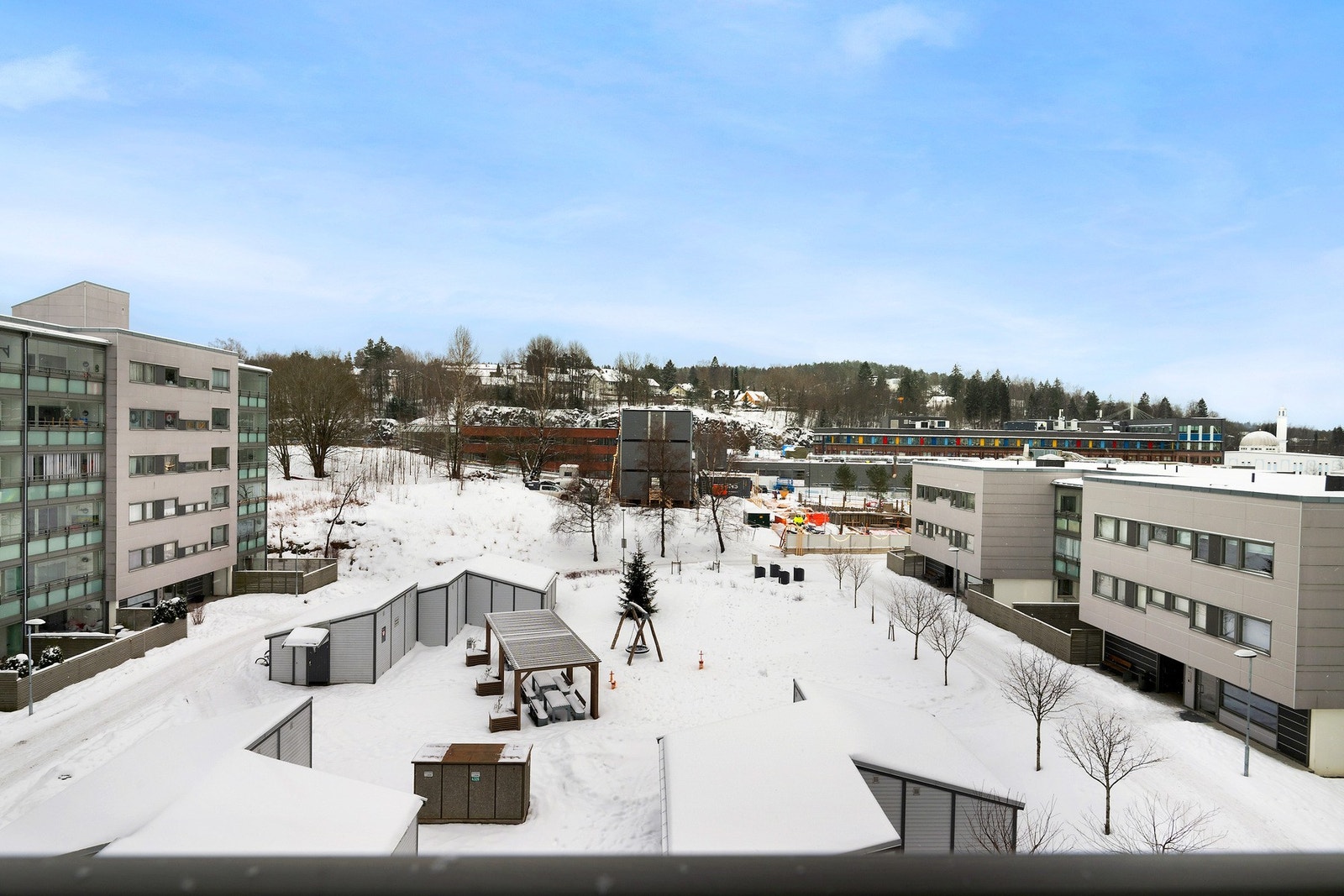 Med plass til både sittegruppe og grønne planter, er dette et herlig sted å trekke seg tilbake. Galleribilde