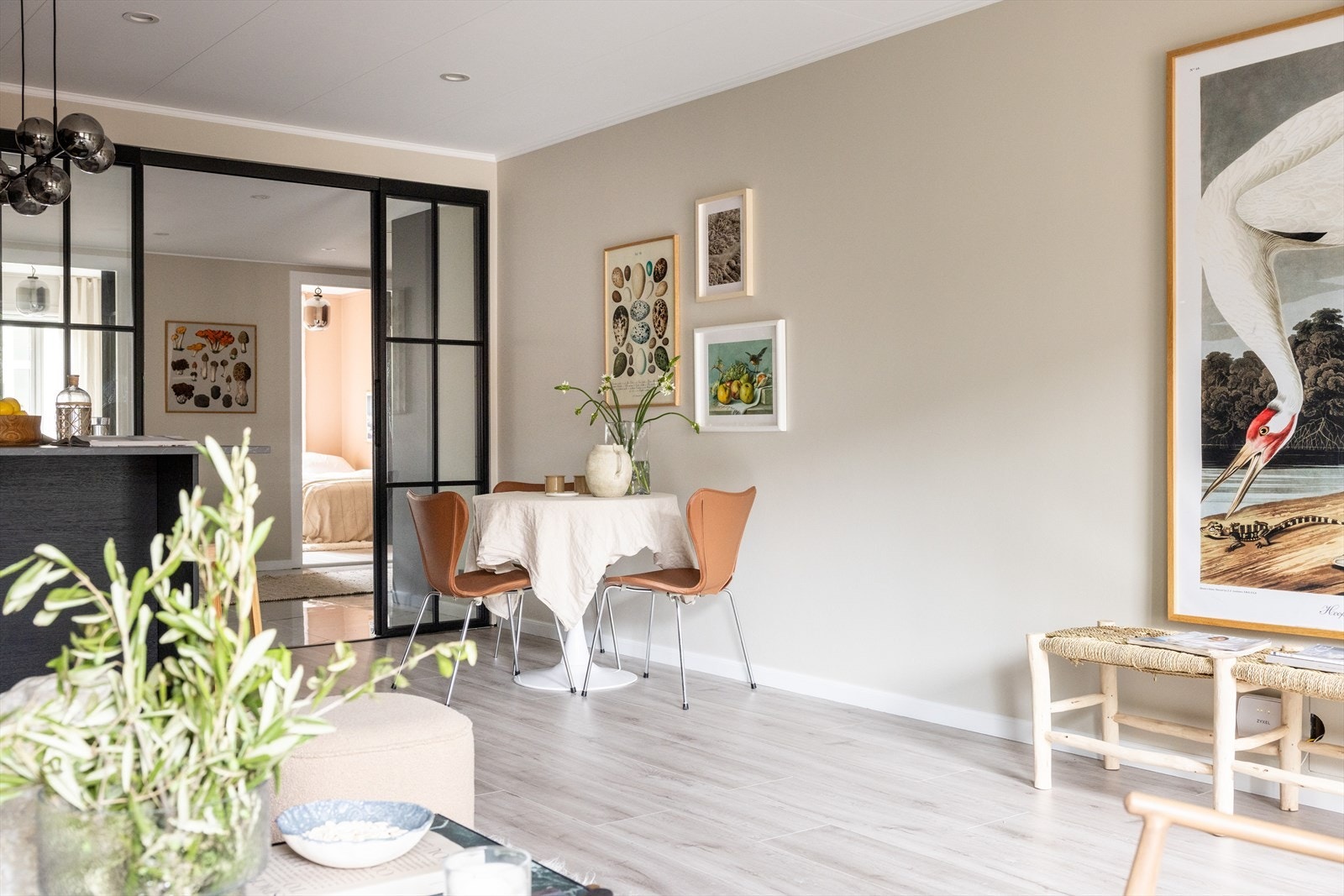 - Plass til spisebord i stuen - Galleribilde