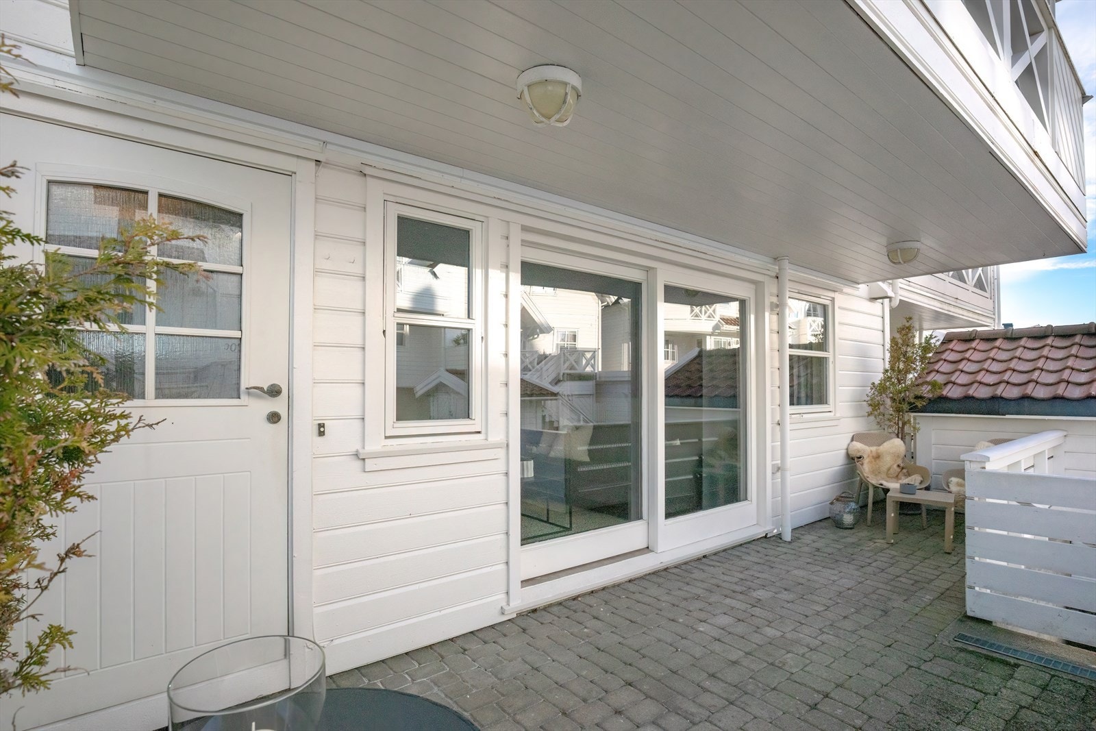 Romslig og lun terrasse Galleribilde