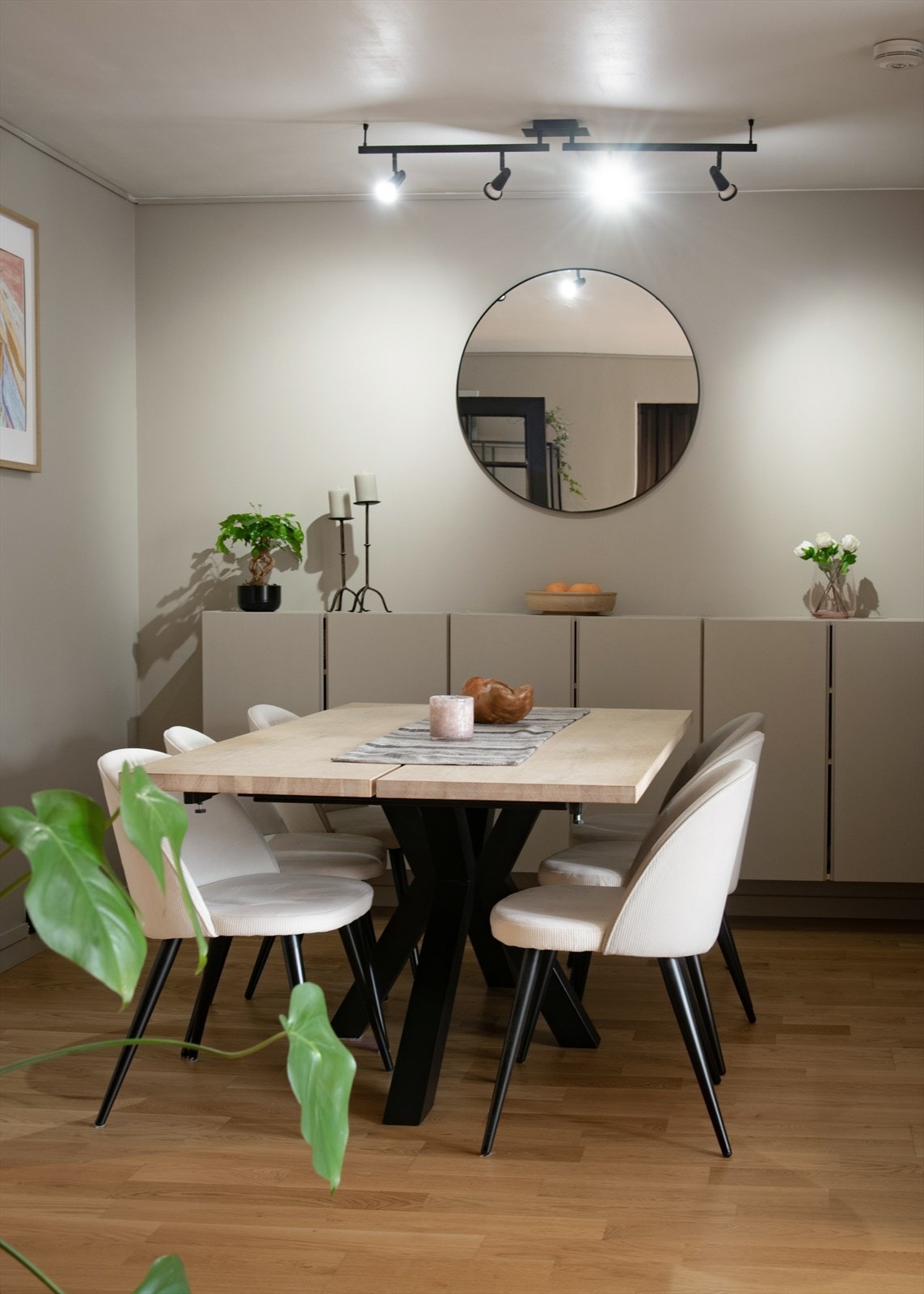 Leiligheten er godt lydisolert, noe som bidrar til en rolig atmosfære. Galleribilde