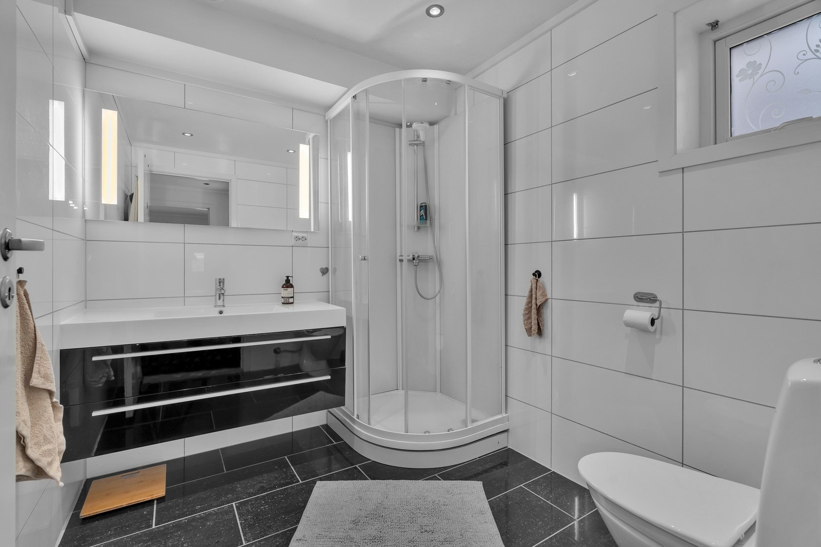 Bad i underetasje Galleribilde