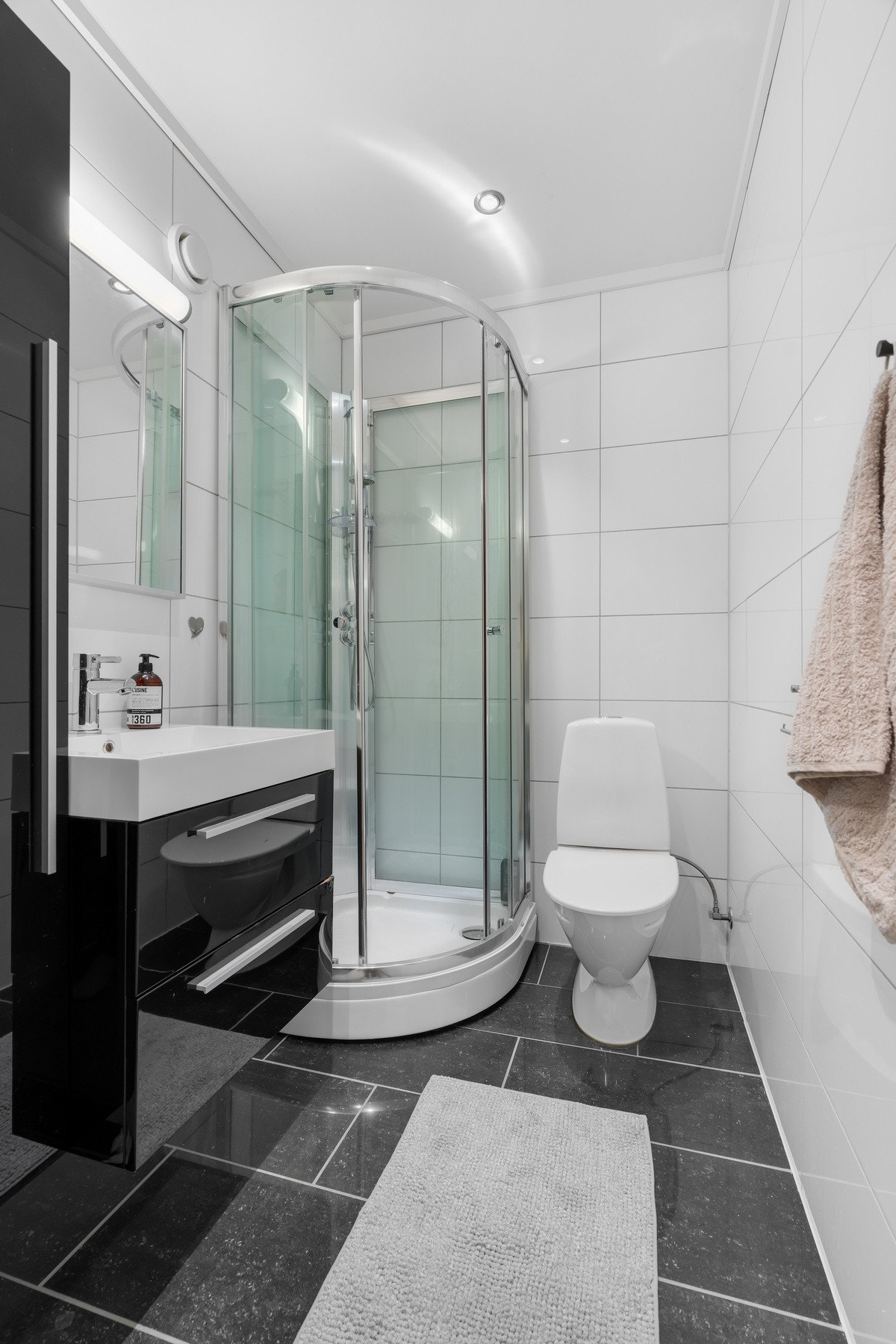 Bad - loftstetasje Galleribilde