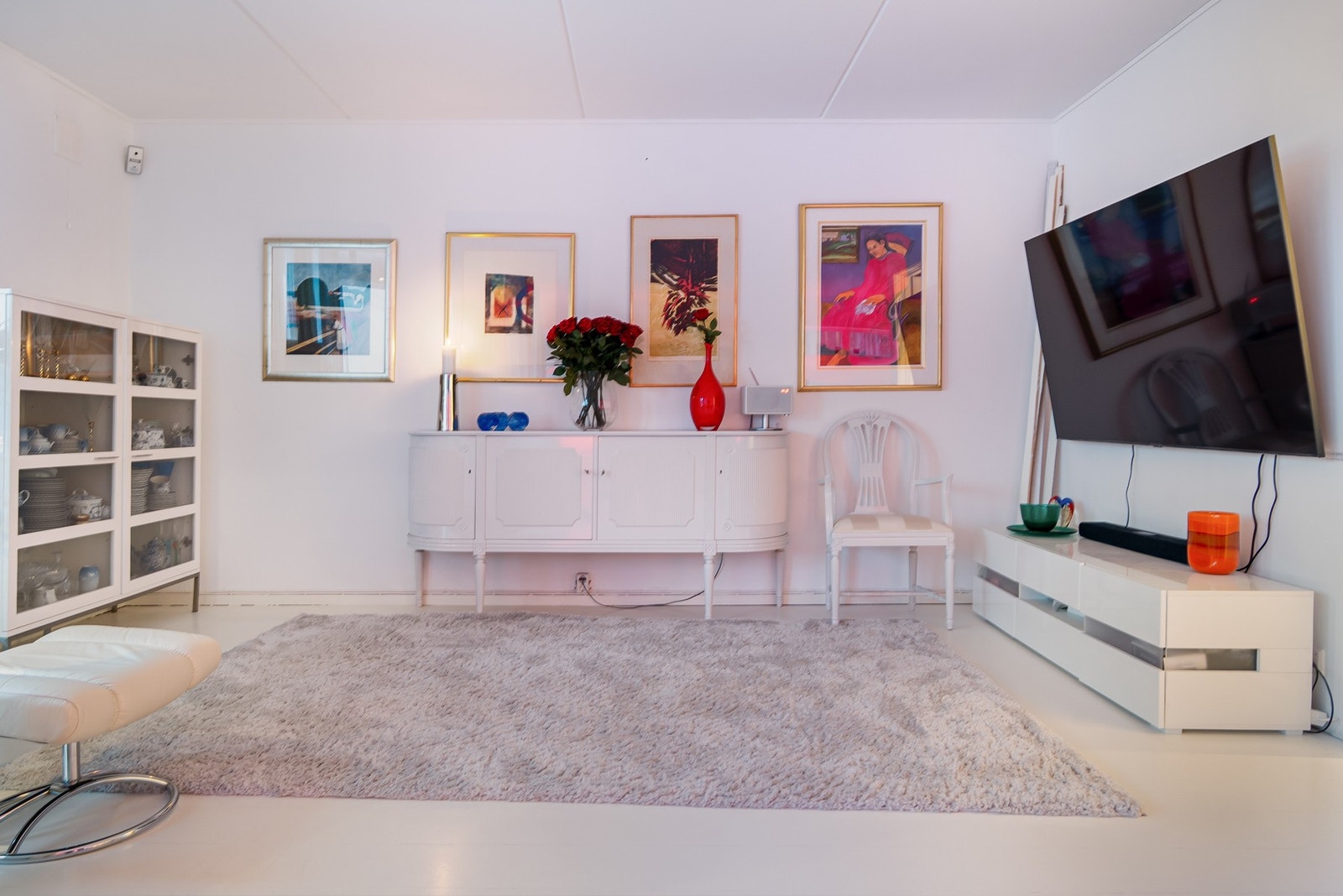 Lun og innbydende TV-krok. Galleribilde