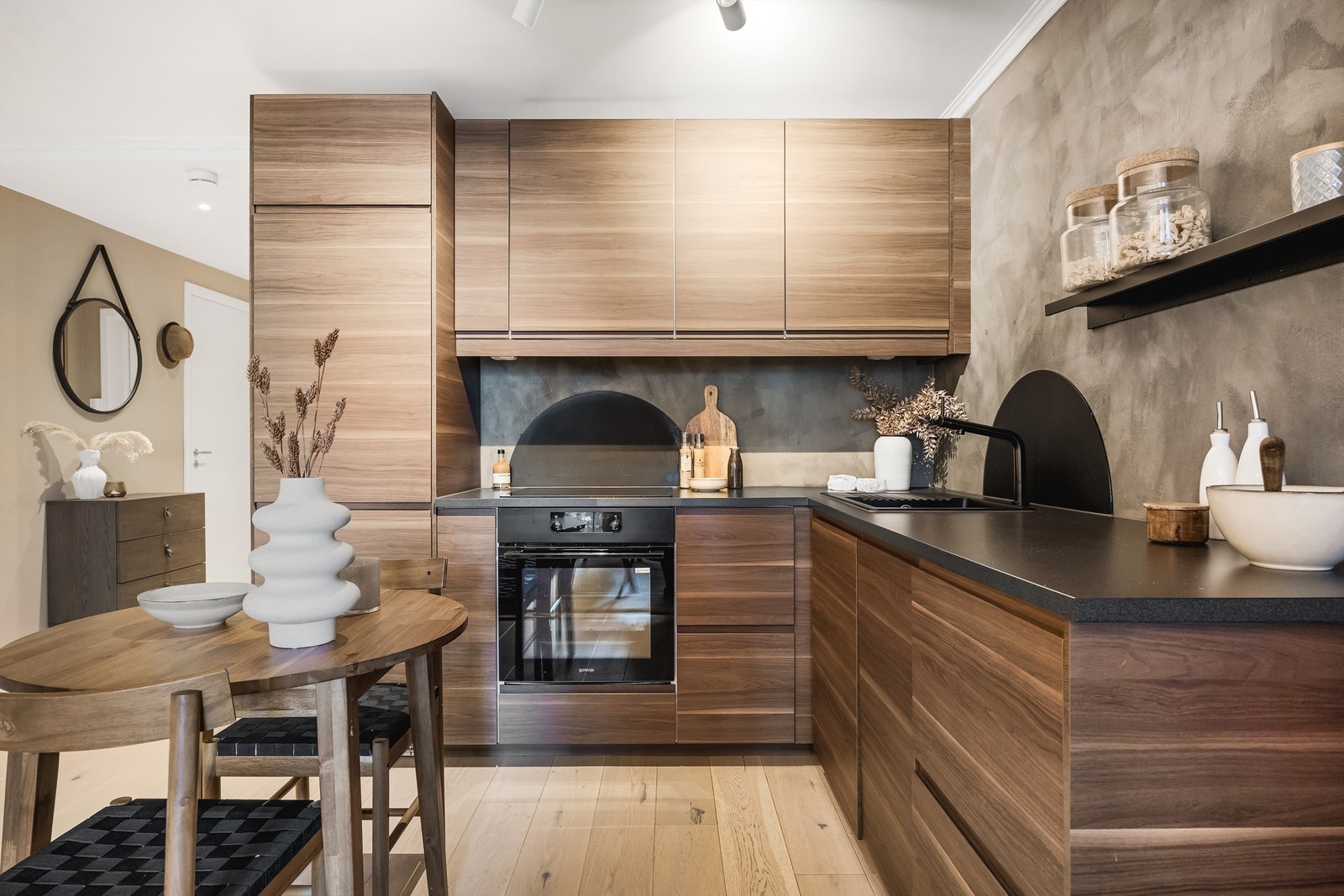 Integrerte hvitevarer på kjøkken vil medfølge salget. Galleribilde