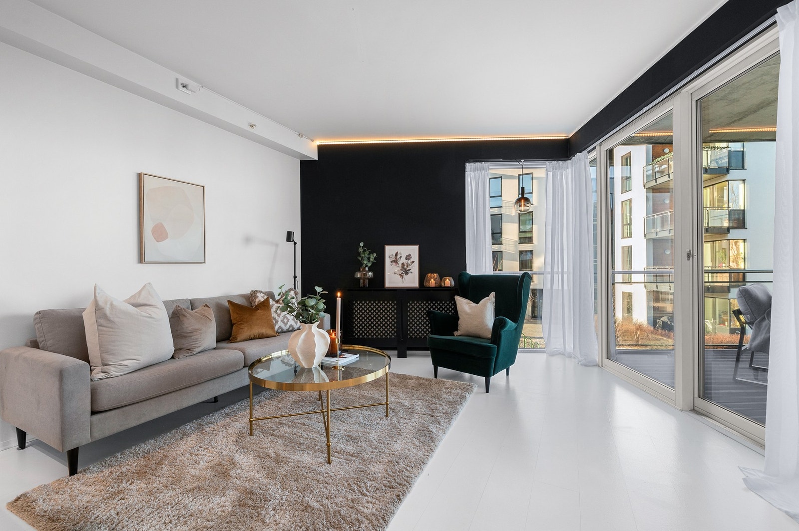 Moderne og stilfull leilighet fra 2015. Galleribilde