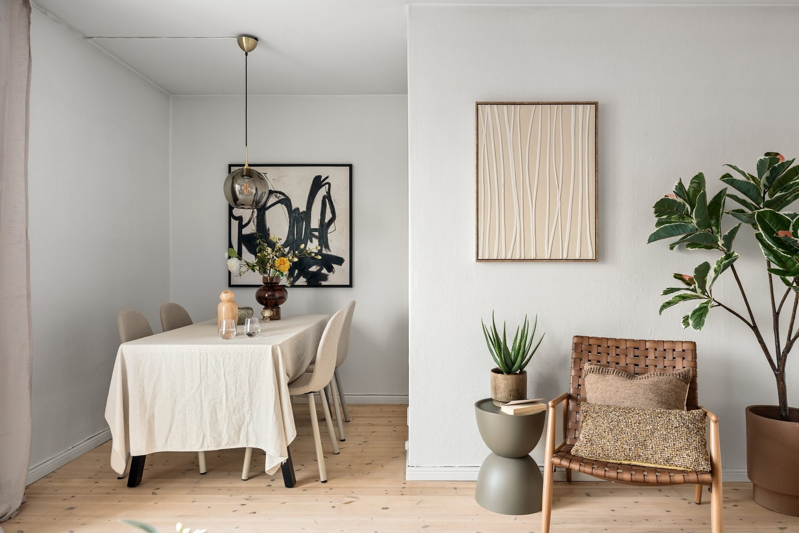 Naturlig sone for spisebord. Galleribilde