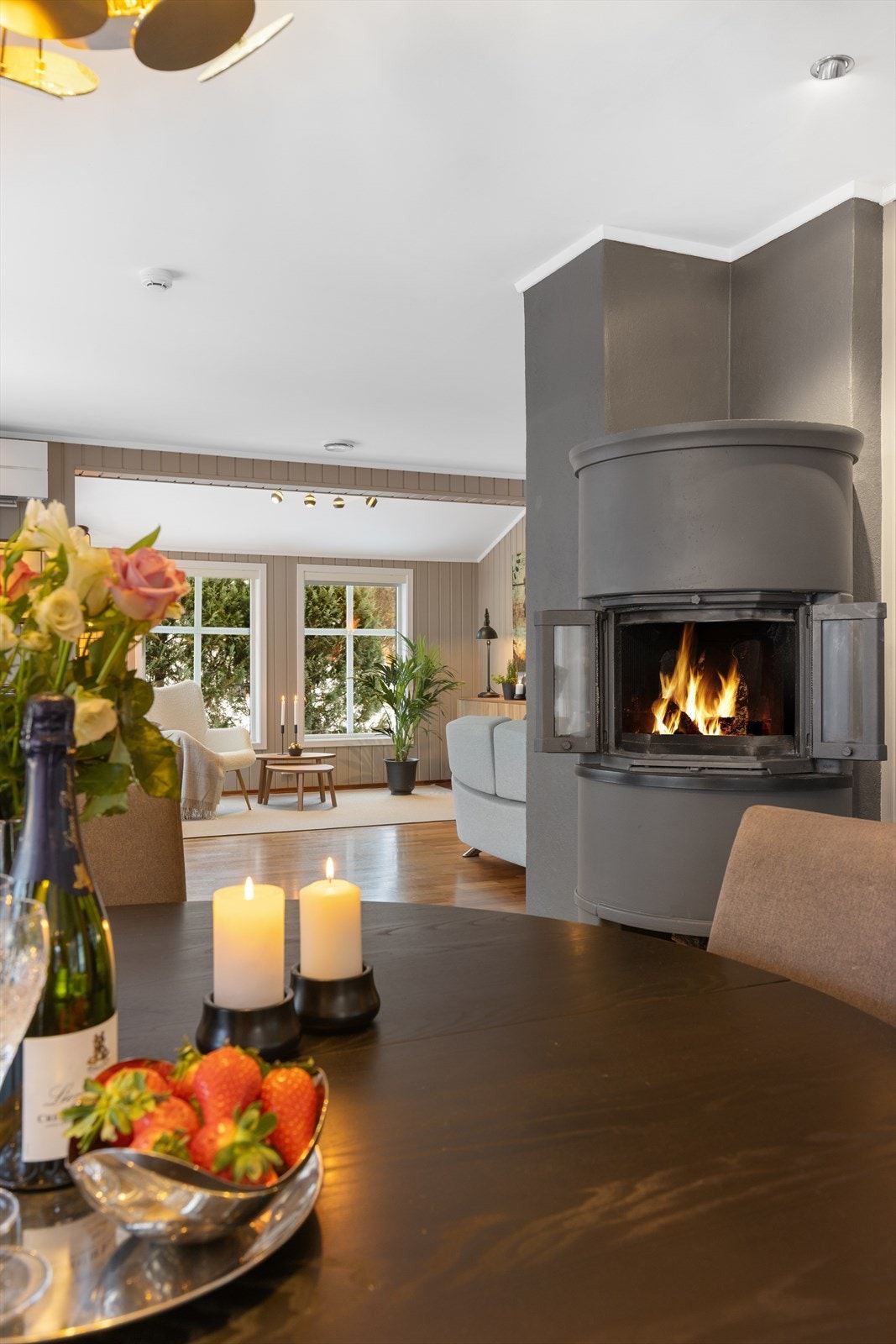 Spisestue med peis Galleribilde