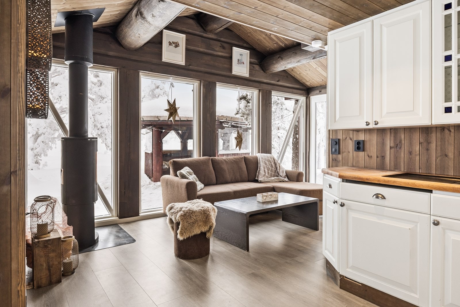 I tillegg finner du en koselig peis for kalde dager. Galleribilde