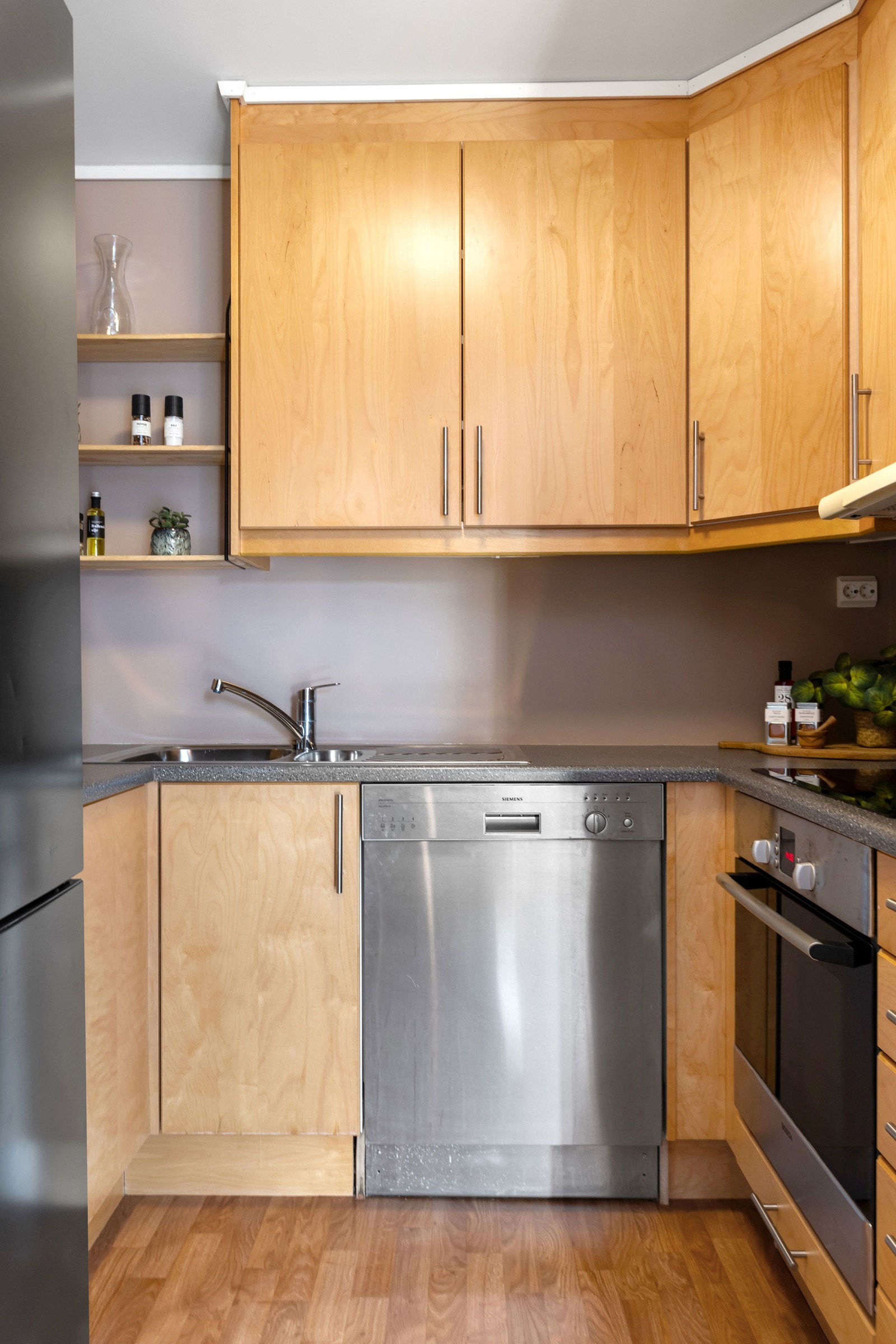 Integrert platetopp og komfyr. Galleribilde