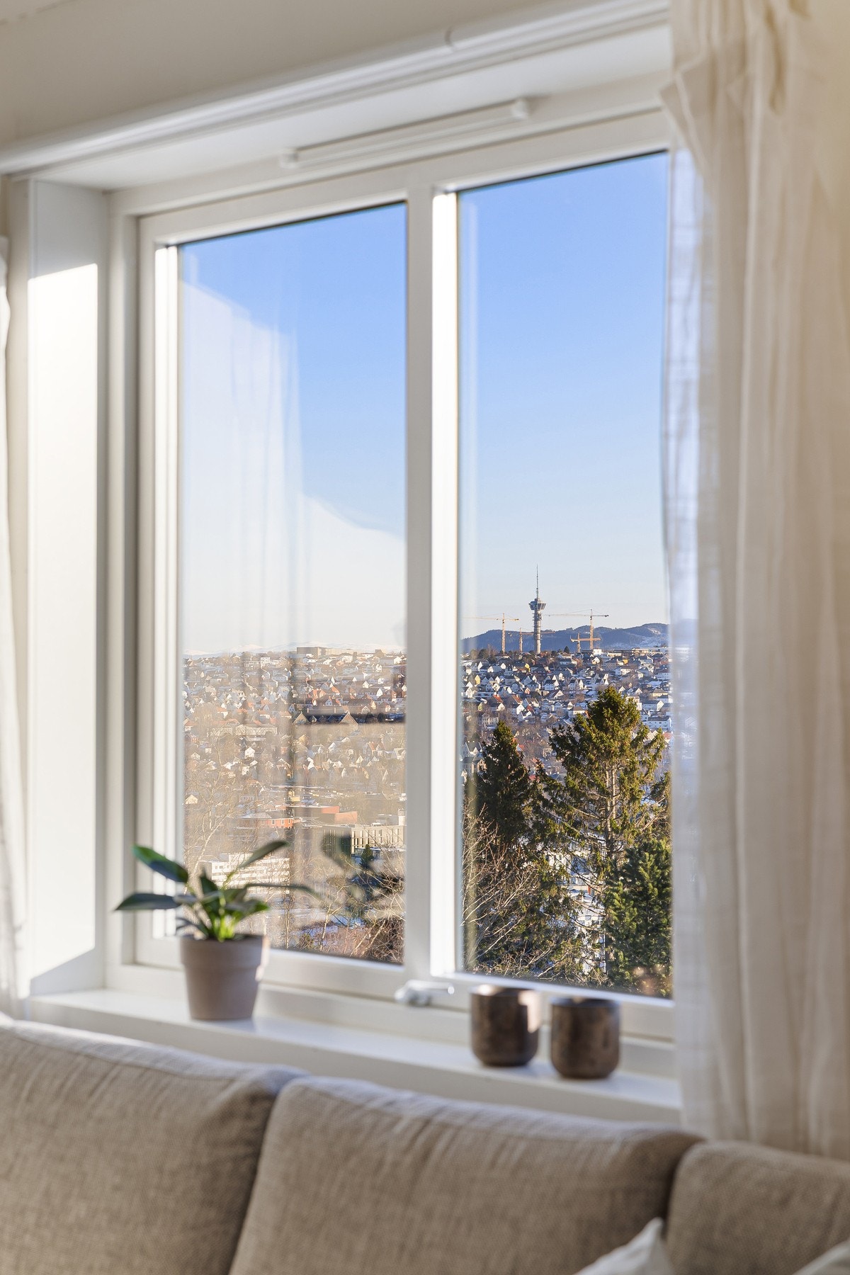 Fra sofaen ser du flere av byens severdigheter. Galleribilde