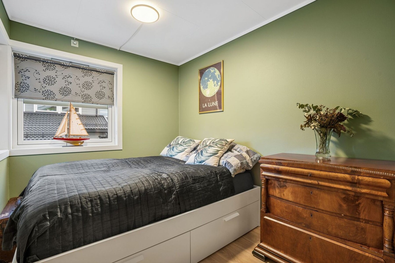 Her er det også plass til et møblement som en kommode eller et skrivebord. Galleribilde