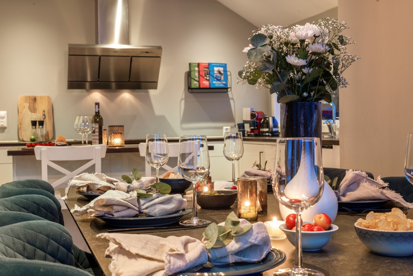 Det er god plass til å etablere en naturlig spiseplass i tilknytning til kjøkkenet. Galleribilde